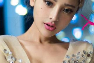 尤果网 – 又来了，黛斯羽的短裤美图更新，真心佩服她的搭配！