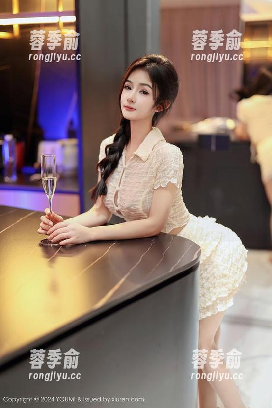 尤蜜荟 - 周妍希运动的全套图包，绝对有让你变瘦的潜力，只要你能控制住那个想吃零食的手。