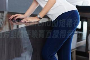 尤蜜荟 – 娜露selena的短裙在我眼前晃悠，图片里的呼唤简直撩得我心神不宁。
