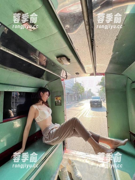 微密圈 - 就是阿朱啊的午茶甜点照片，没出席就当12点的晚宴了！