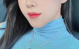 微密圈 – 每个人都需要一个张老师，私拍里的红色内衣图包