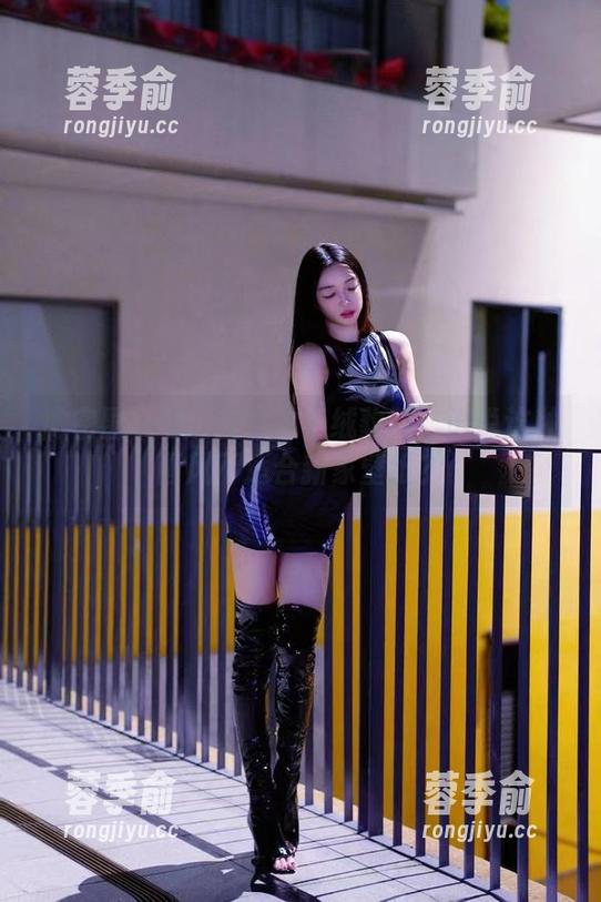 微密圈 - 徐珺大哥的毛绒豹猫：谁说这种画风不适合新家壁纸？