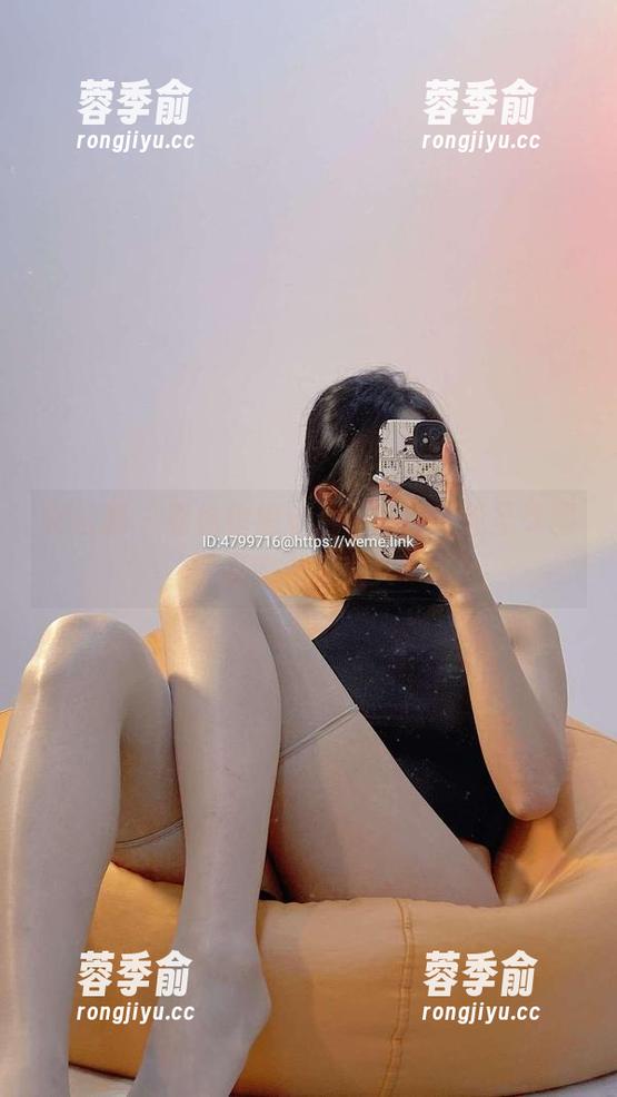 徐绾绾yyyy 微密圈 - 看徐绾绾yyyy如何在无圣光图集中变身少女