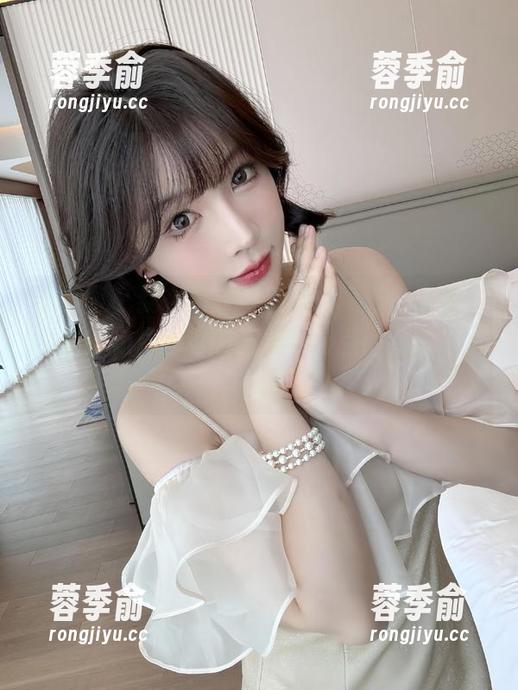 徐莉芝 微密圈 - 我在看徐莉芝的“靓丽风景线”,原图的构图真有意思,有点小心机在里面哦。