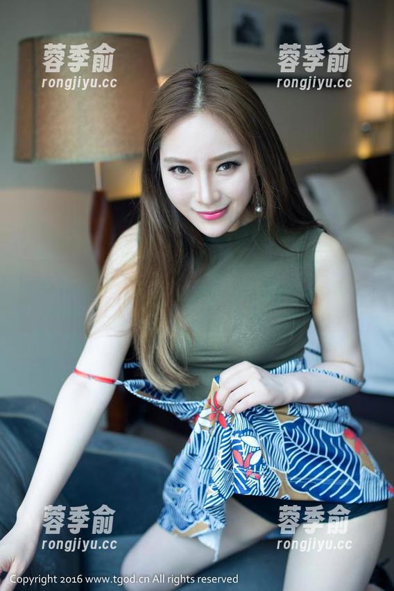 推女神 - 潇同学的教室福利：学霸与学渣的日常大比拼！图包速来！