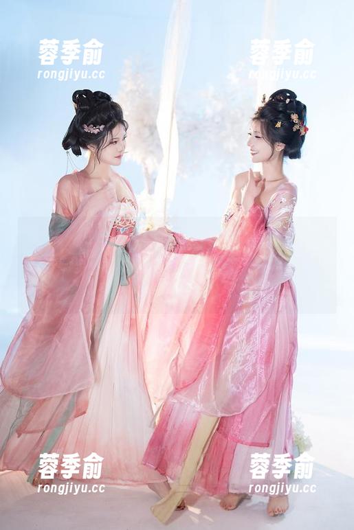 星澜是澜澜叫澜妹呀 终于等到你!星澜是澜澜叫澜妹呀的“奶桃甜罚双人”原图,现在更新中,快来戳我吧!