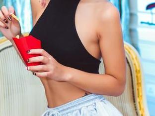 果团网 – 白衬衫写真大公开，酸酱兔说这能打动任何资深吃货！