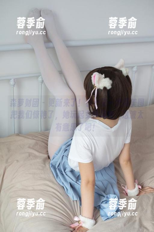 森萝财团-小七 森萝财团 - 更新来了!小七又一次用美图把我们惊艳了,她玩起女仆风格,这波太有意思了吧!