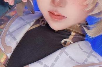明日方舟——楚楚子w私房合集，只能偷偷瞄一下。