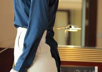 模范学院 – 想见识什么是镂空之美？问Manuela玛鲁娜就对了！无圣光的美图没几个人能顶得住。
