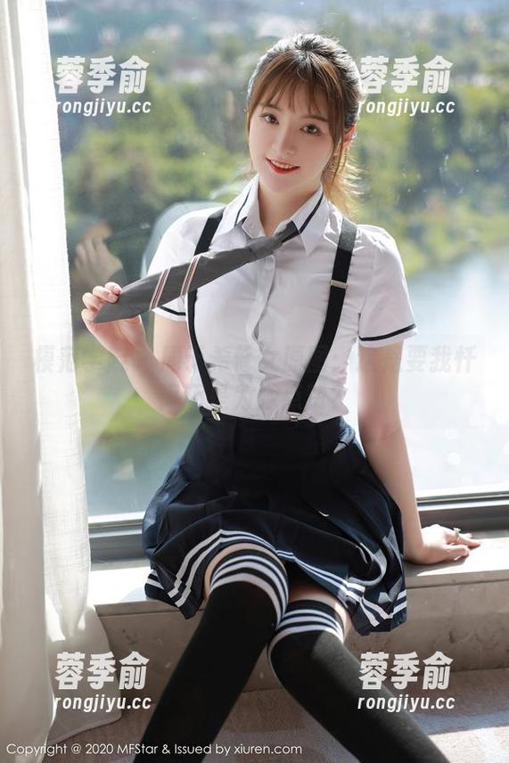 模范学院 - 周于希修女原图：这是要我忏悔还是为她点赞？
