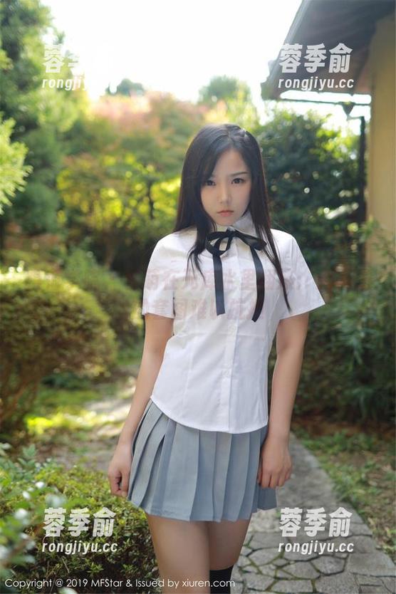 模范学院 - 星萌在死库水里翻滚：无圣光的套图难以抗拒