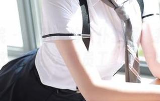 模范学院 – 胡润曦的女仆套图，我们来瞅瞅这位“主人的员工”都行啥？