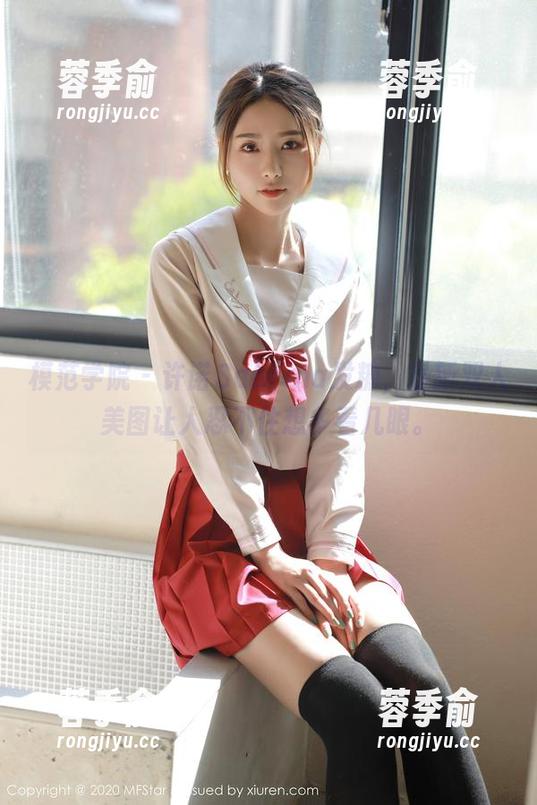模范学院 - 许诺Sabrina发糖，最新双人美图让人忍不住想多看几眼。