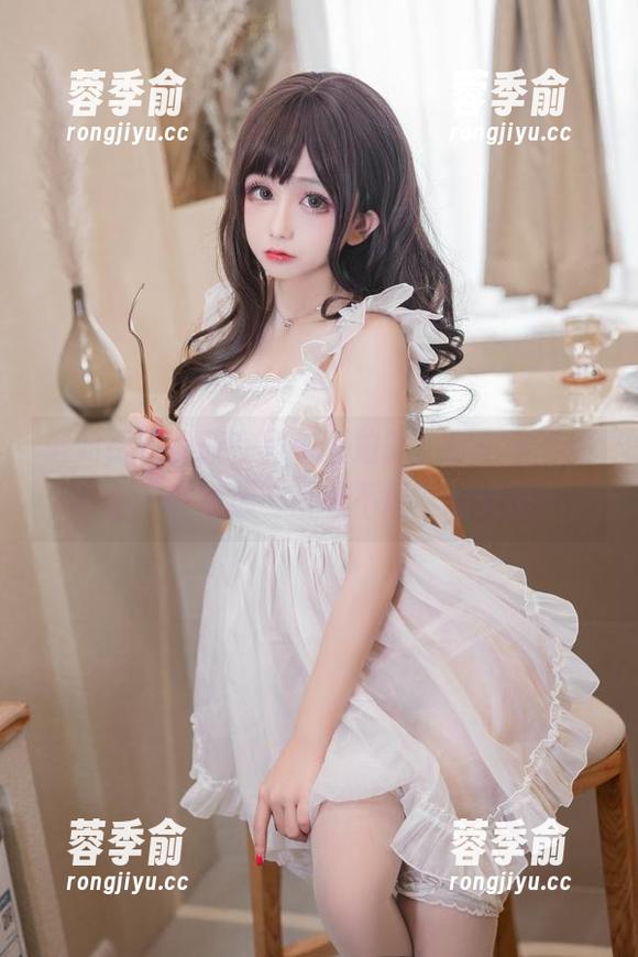 樱井小莜 假如樱井小莜在列车上拍照,那车窗外景色会不会变成“百看不厌”的美图?