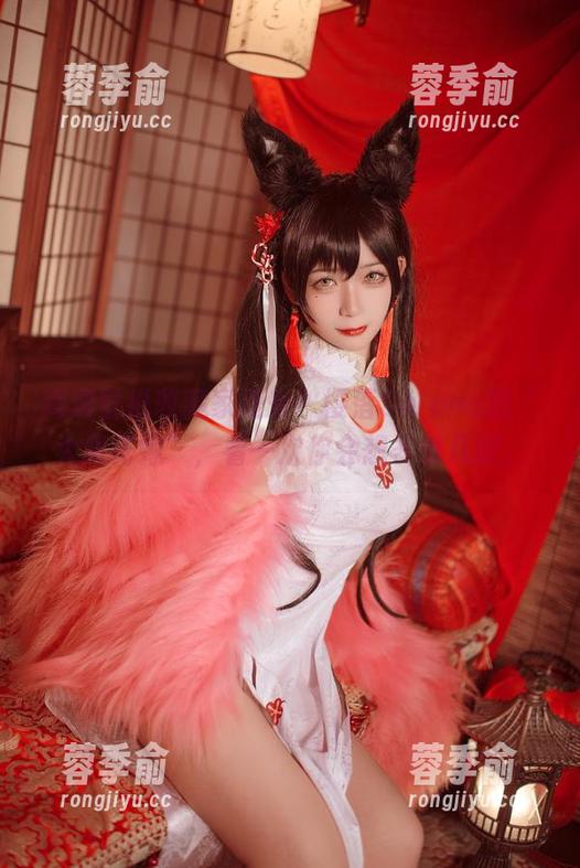 樱落Selena 高清壁纸收藏家速来!樱落Selena的“大凤花嫁”,看一次你会想多看几眼。