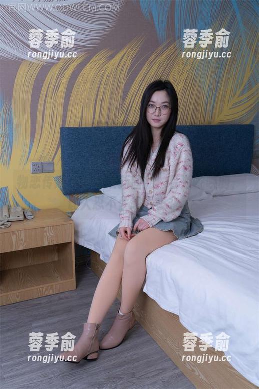 物恋传媒-小竹 物恋传媒 - 小竹最新图册:暮色呼唤的,让人忍不住想入非非。