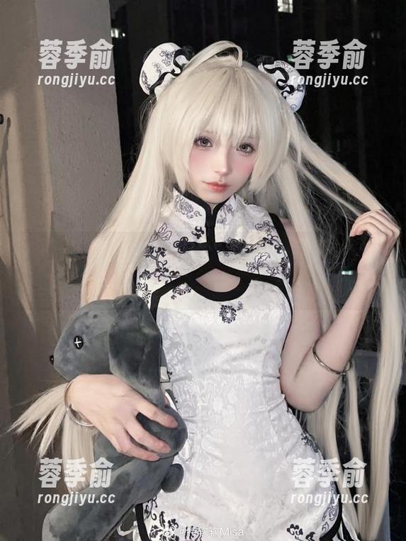 特软儿Sona 在特软儿Sona的睡衣作品中感受定制的极致放松,仿佛时间都慢了下来。