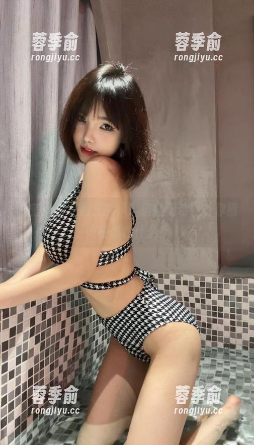 琳铛铛 微密圈 - 私房里的“琳铛铛运动”,你猜她在想着什么?