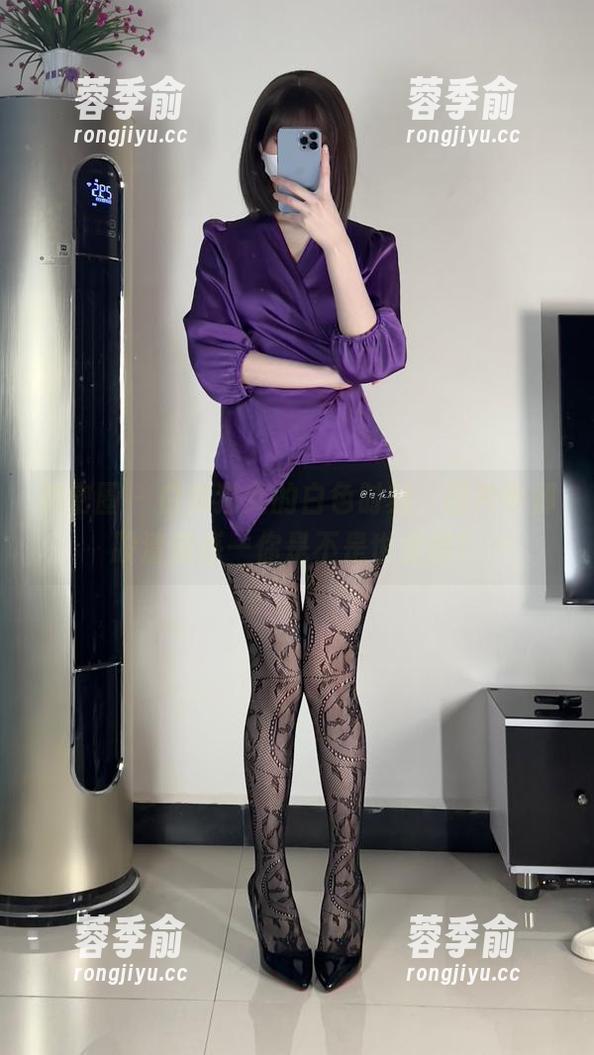 白龙猫女 微密圈 - 白龙猫女的白色时刻,图片中那股清澈感—你是不是也觉得?