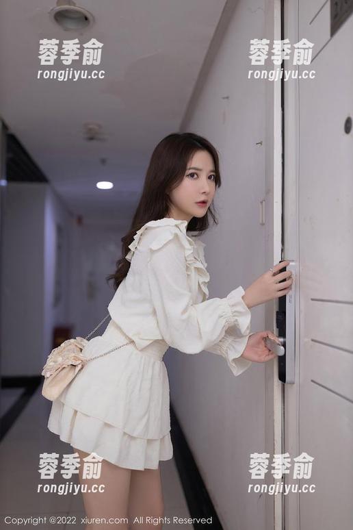 秀人网-Egg尤妮丝 秀人网 - 高清特写:Egg尤妮丝和她的眼镜戏法,边看边被迷到不行!