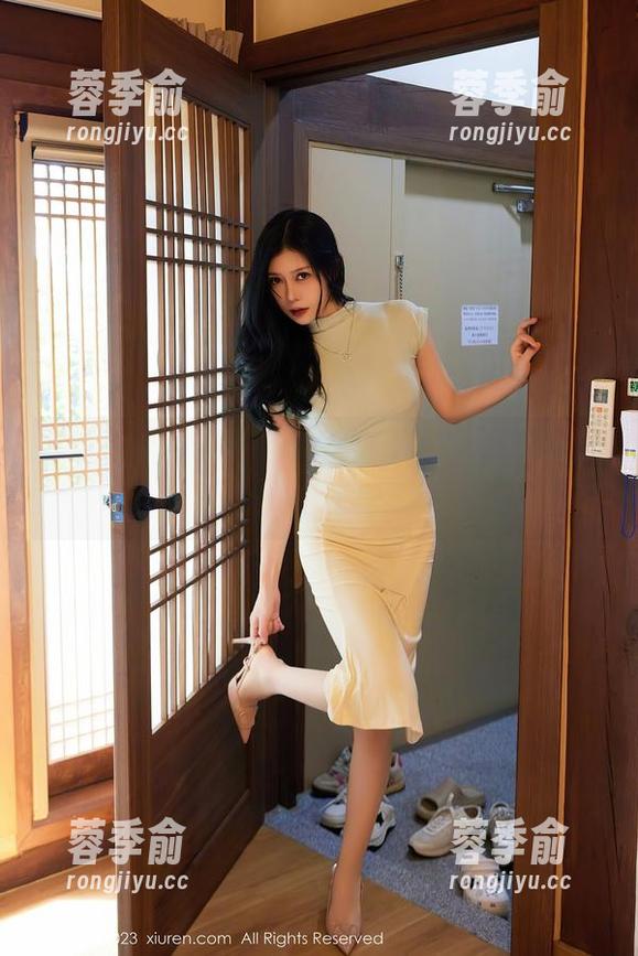 秀人网 - 奈奈Fox：最新黑色，你准备好舔屏了吗？