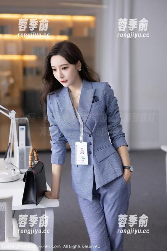 秀人网-媃柔 秀人网 - 图集里媃柔的美脚,佩服到我打算把双脚涂成她的颜色!