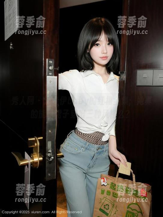秀人网-沫晓伊baby 秀人网 - 沫晓伊baby的红裙全集:她真的能把裙子穿出三种风格么?