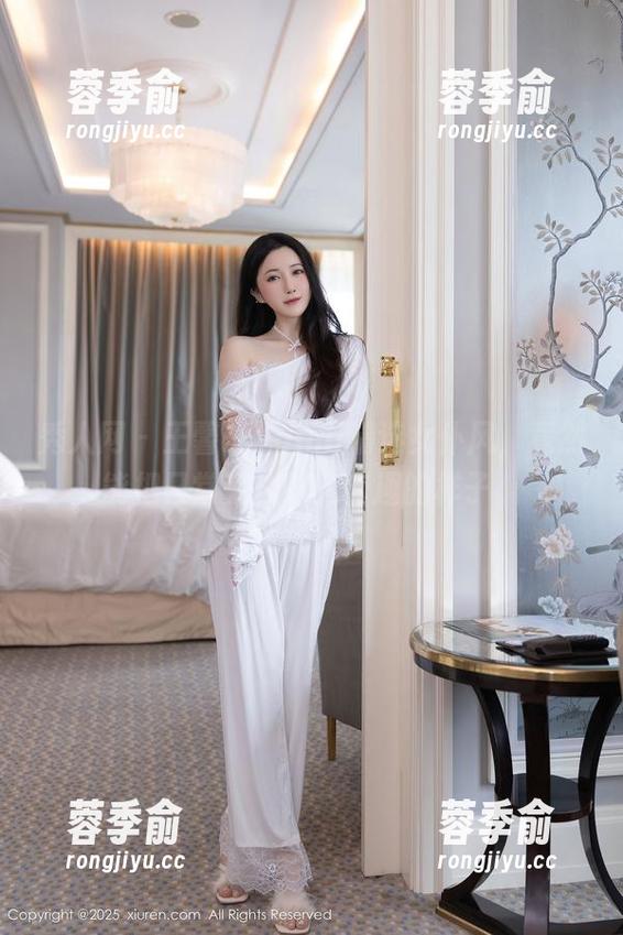 秀人网-王馨瑶yanni 秀人网 - 王馨瑶yanni精选女仆风,竟然能把日常变成这么有趣的样子。