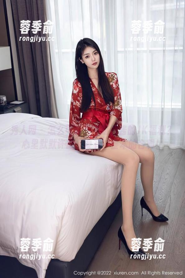 秀人网-萌白酱 秀人网 - 怎么可以少了萌白酱的JK福利?心里默默许愿,要有一整本的合辑!