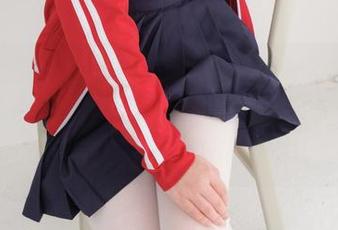 紧急企划 – 想被毛衣温柔对待吗？龙崎聆音的私房美图给你示范！附赠干货：什么是毛衣的正确打开方式？