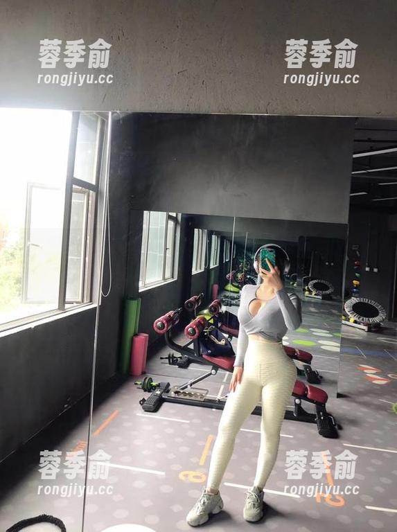微密圈 - 兔女郎在这里！紫色哒豚豚的免费套图，要不要来试试？