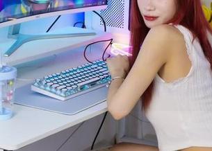 绮梦摄影 – 小冉的写真池塘，水面上晃动着诱惑的泳衣套图，敢不敢点开？
