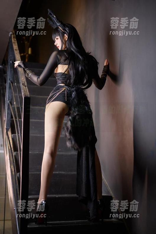羽生三未水手服私房图包，看的时候有种想嘶吼的冲动。