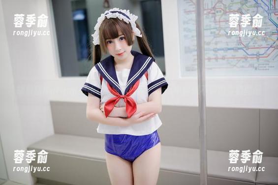 胡桃猫Kurumineko 胡桃猫Kurumineko的短裙日常,cos中你想不到的姿势图册
