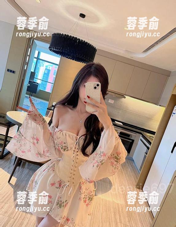 微密圈 - 脸红Dearie的图库百宝箱：粉丝礼物的神奇组合！