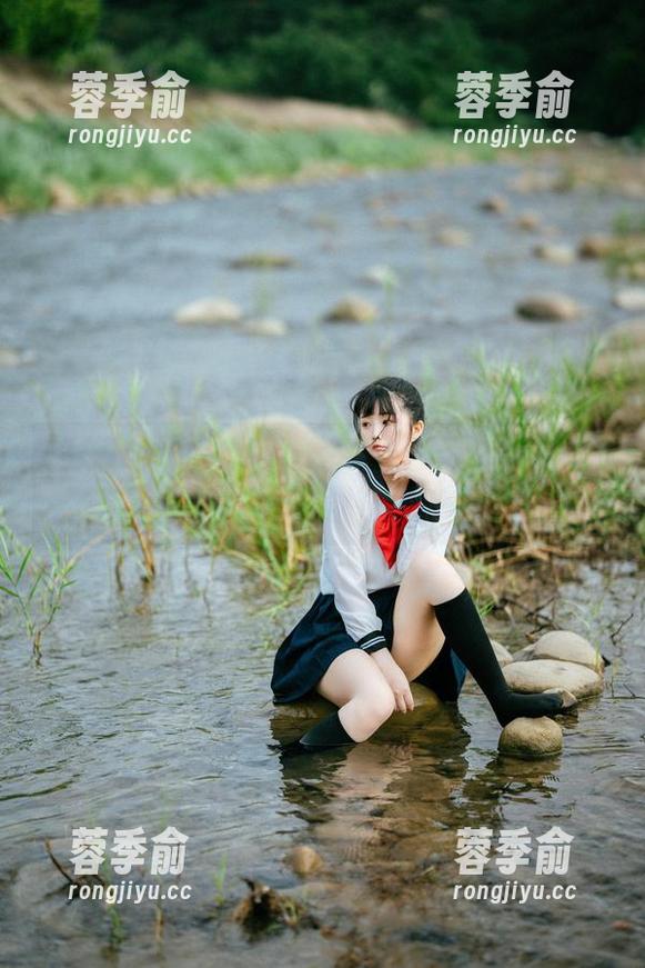 落落Raku 落落Raku写真:死库水,极简的魅惑哲学