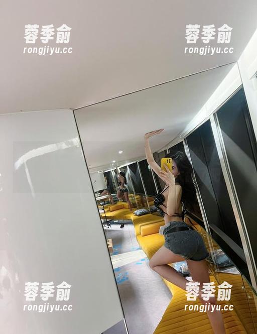 微密圈 - 葛征又来了一波，最新的粉色蕾丝原图，心里乐开花，这也太甜了吧！