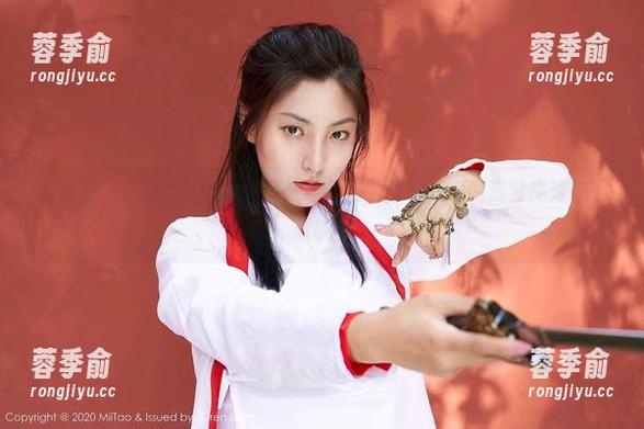 蜜桃社 - 小魔女lily的图库：裸足这么可爱，别说我没提醒你下载哦！