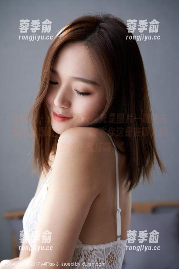 蜜桃社 - 这全套连衣裙光是图片一眼望去就让我想说：“哇，铃木你这是在哪儿捡来的仙子气质啊？”