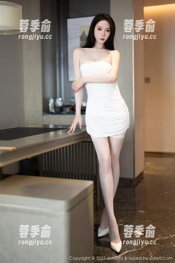 语画界-梦梵 语画界 - 梦梵的校服全集:到底能不能把校服穿成一种人生态度?