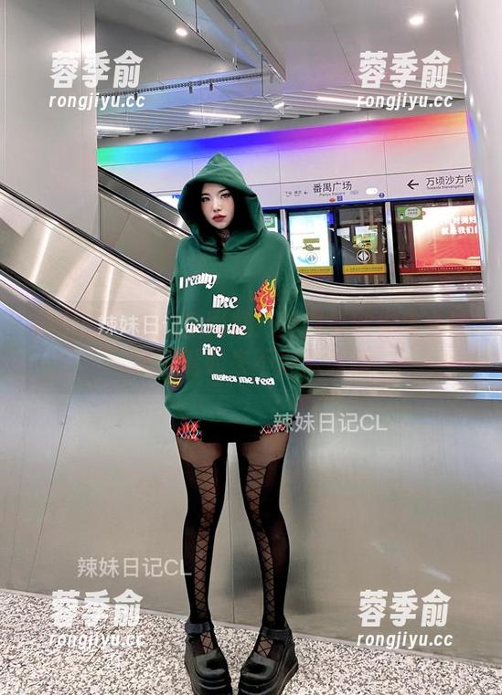 陈佩奇 微密圈 - 办公室图集:陈佩奇教你怎么让桌面看起来不那么无聊