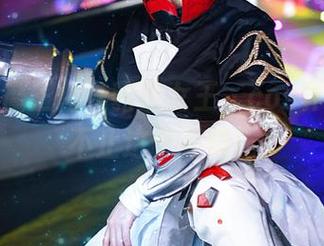 露儿大魔王化身豹纹女王，cos界的猫步不止这个姿势！