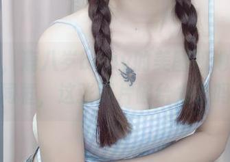 万圣节，鹿八岁baby的美图和她的鬼友们同框，这张照片够给力了吗？